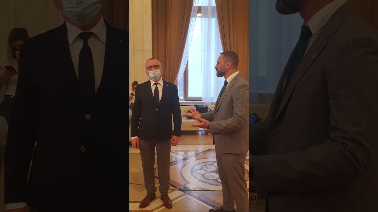 „Masca se va purta până când se va renunța la ea.”